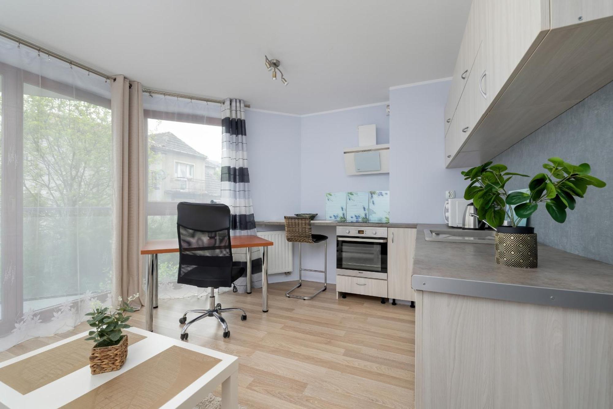 Z Parkingiem I Balkonem W Krakowie By Rent Like Apartment *