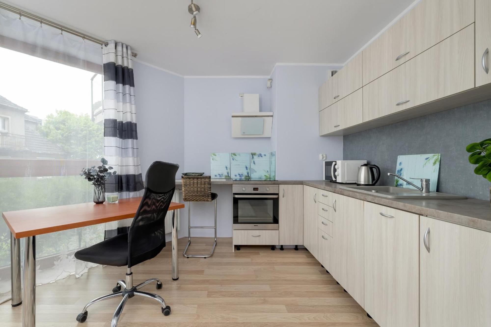 Apartment Z Parkingiem I Balkonem W Krakowie By Rent Like Krakow